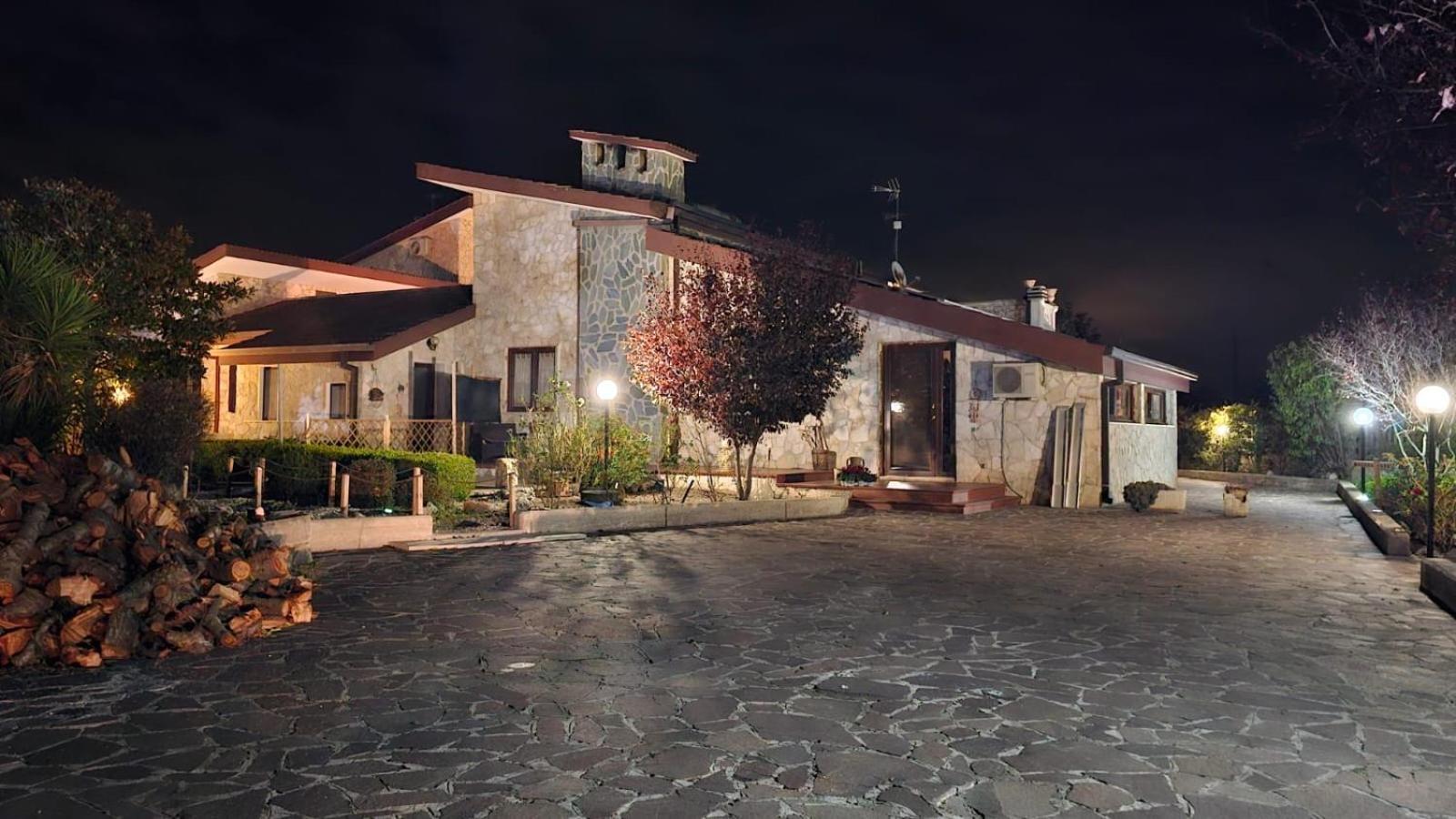 Case Vacanza E Camere In Villa Isabella Con Parcheggio Custodito E Wifi 지오이아델콜레 외부 사진